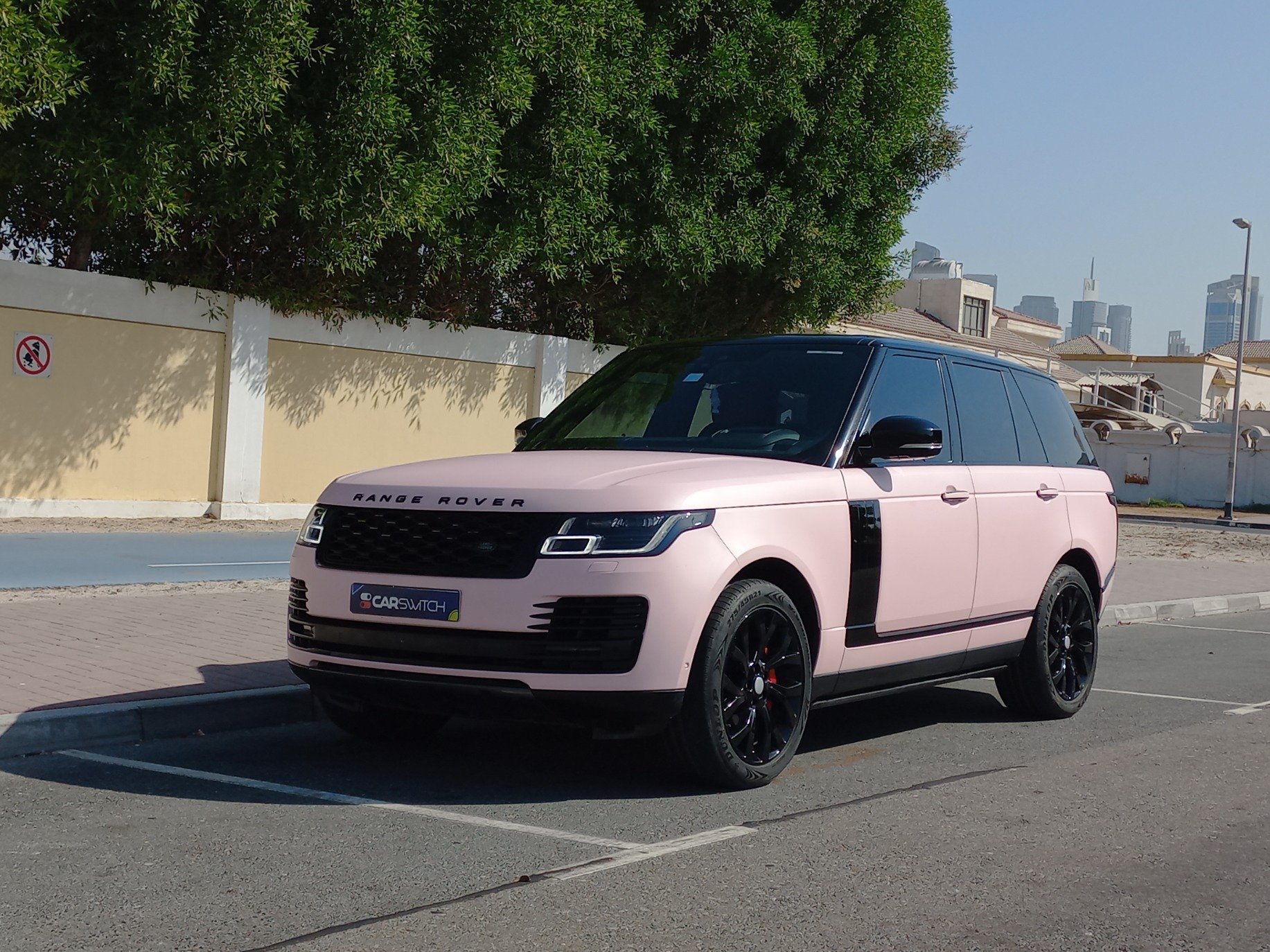 Used 2019 Range Rover Vogue for sale in Dubai